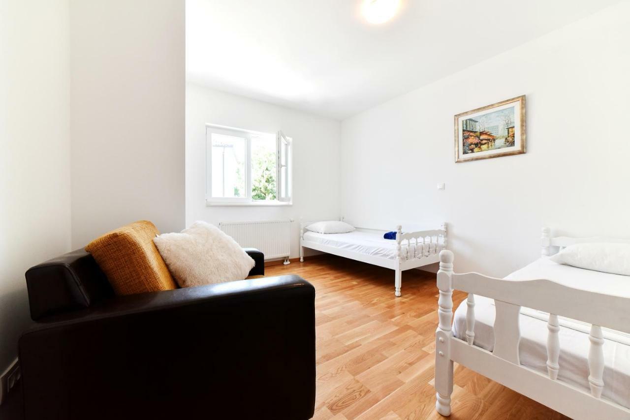 Hertz Apartment
