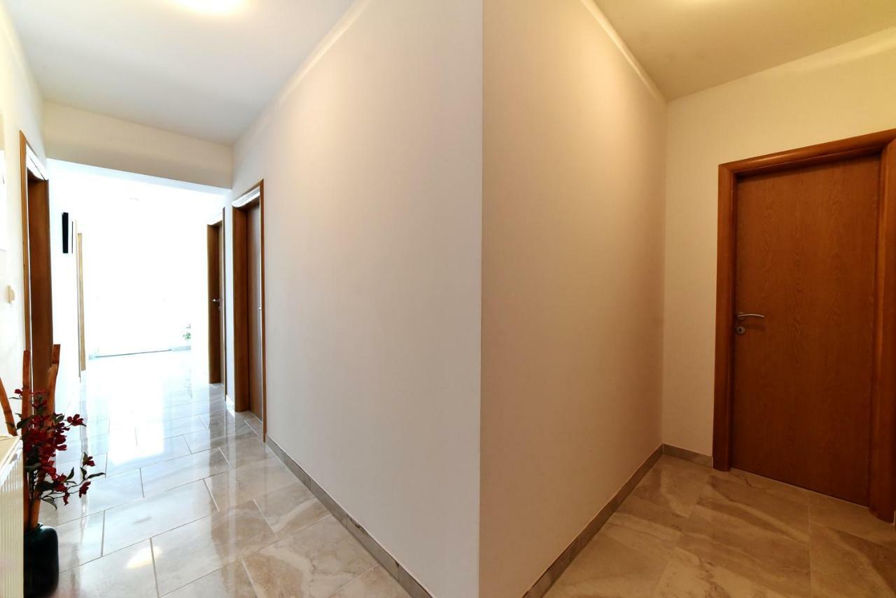 Apartment Hertz *